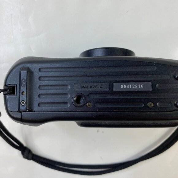 Minolta Freedom Action Zoom AF 35mm Film Camera Point & Shoot w/ flash - Picture 4 of 9